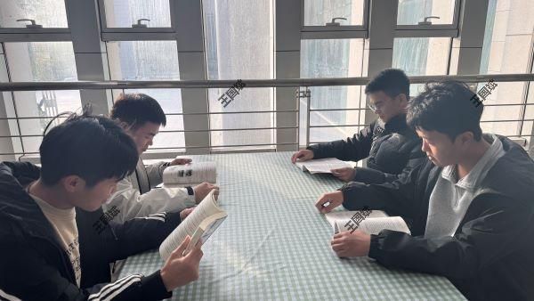 公司组织开展“新生入馆教育集中服务”活动