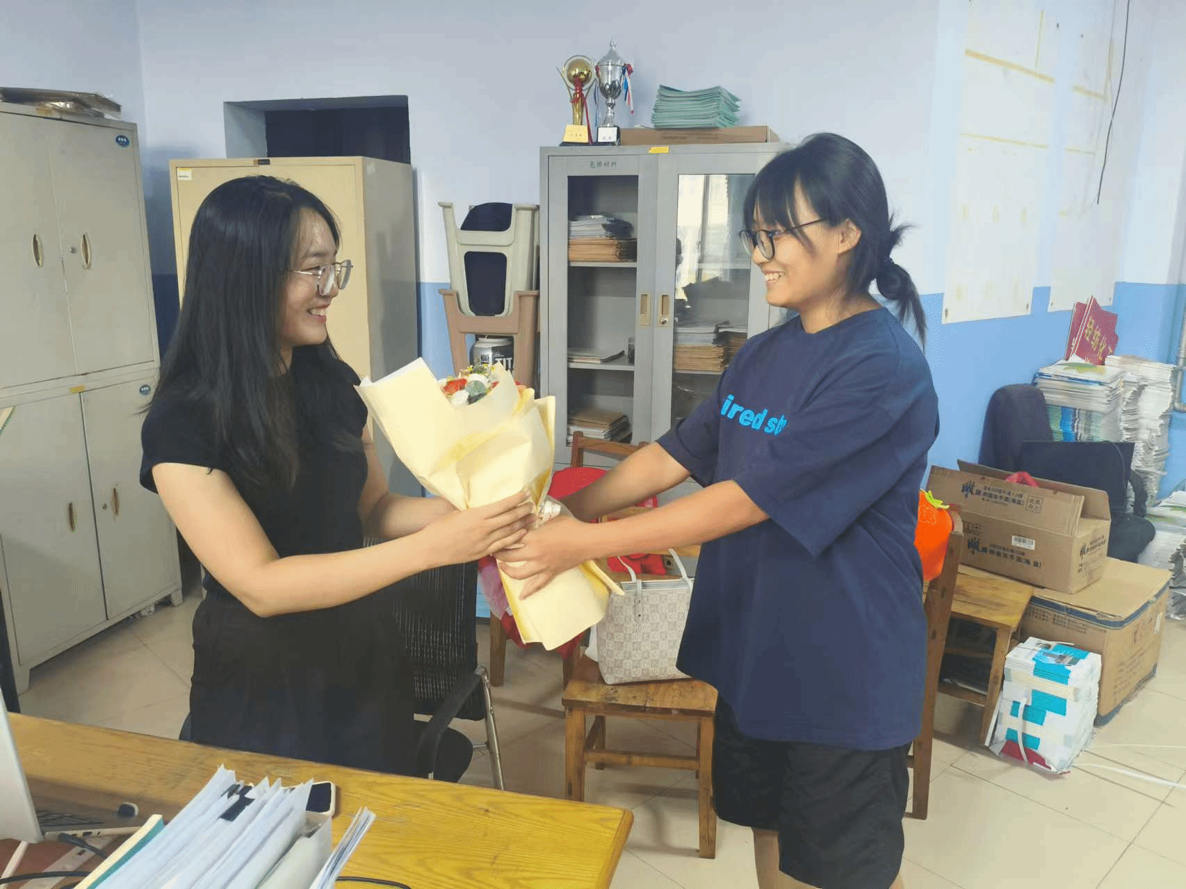 公司组织开展“感恩师情，携手同行”教师节主题团日活动
